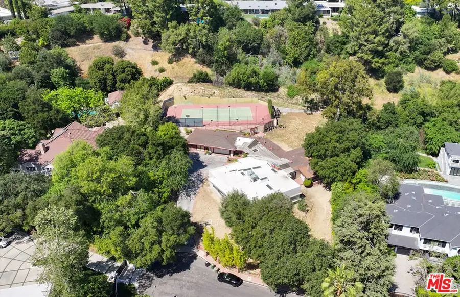 16145 High Valley Place, Encino, CA 91436 - #2