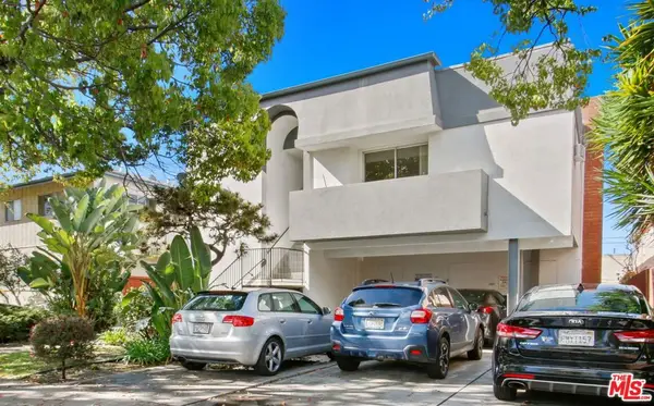 3735 Mentone Avenue, Los Angeles, CA 90034