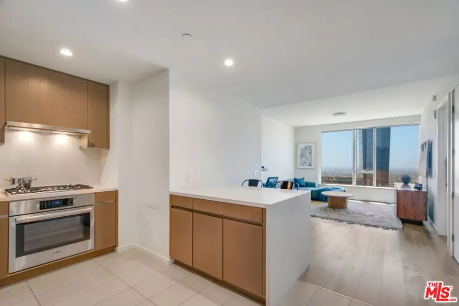 889 Francisco Street #3401, Los Angeles, CA 90017 - #3