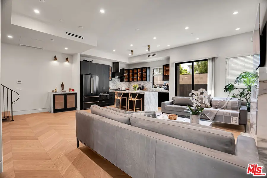 652 Huntley Drive #102, West Hollywood, CA 90069 - #2