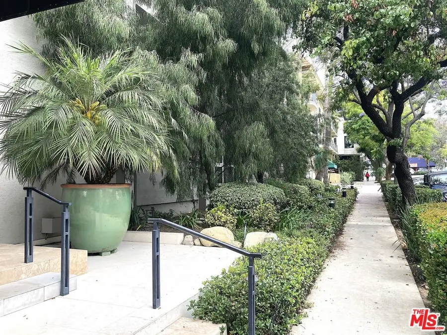 1025 N Kings Road #115, West Hollywood, CA 90069 - #2