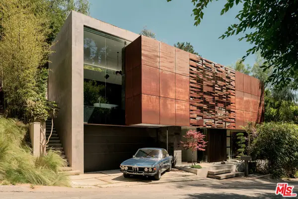8050 Willow Glen Road, Los Angeles, CA 90046