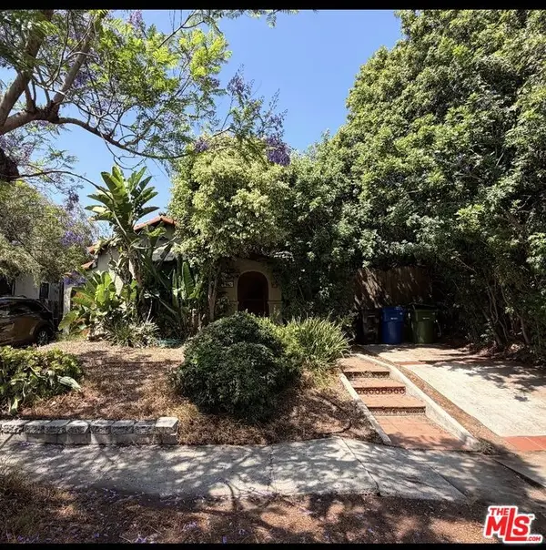9015 Beverlywood Street, Los Angeles, CA 90034
