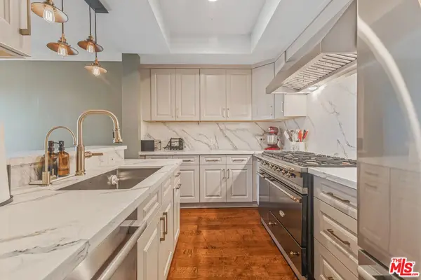 12115 San Vicente Boulevard #303, Los Angeles, CA 90049