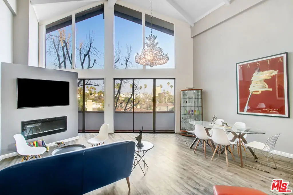 831 S Gretna Green Way #302, Los Angeles, CA 90049 - #1