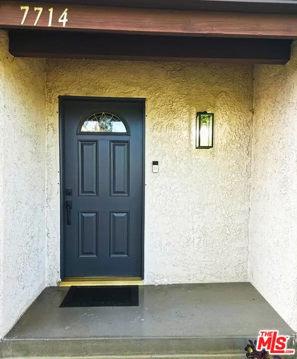 7714 Via Sorrento #22, Burbank, CA 91504