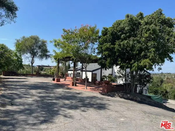 335 Morro Hills Road, Fallbrook, CA 92028