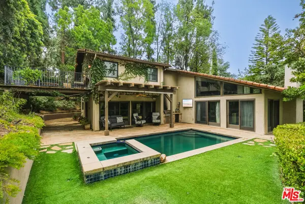 17431 Sumiya Drive, Encino, CA 91316