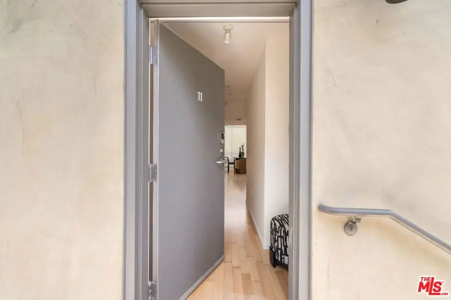5806 Waring Avenue #11, Los Angeles, CA 90038 - #2