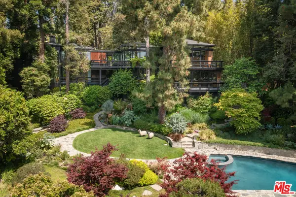 900 Napoli Drive, Pacific Palisades, CA 90272