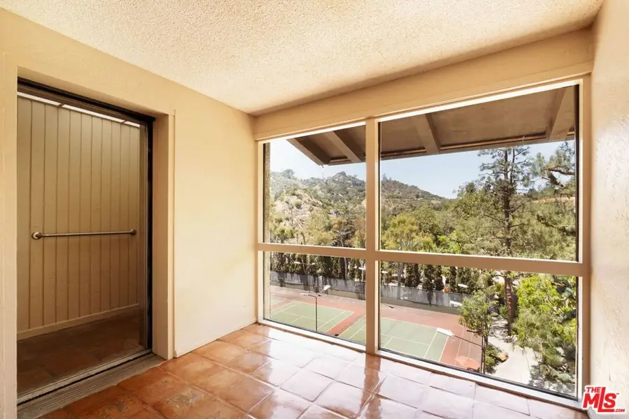2700 Cahuenga Boulevard #4303, Los Angeles, CA 90068 - #2