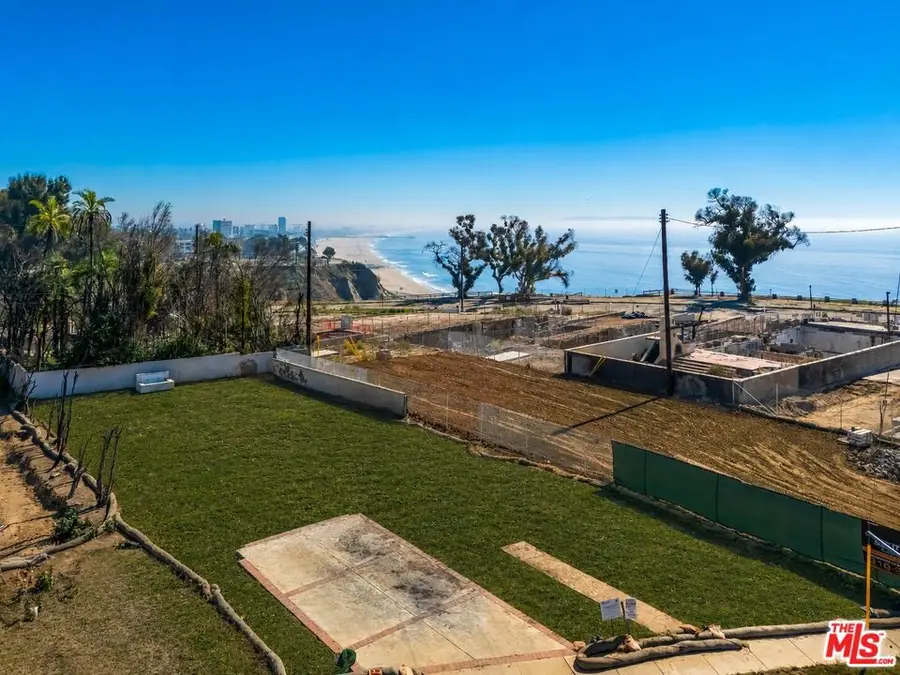 326 Mount Holyoke Avenue, Pacific Palisades, CA 90272 - #3