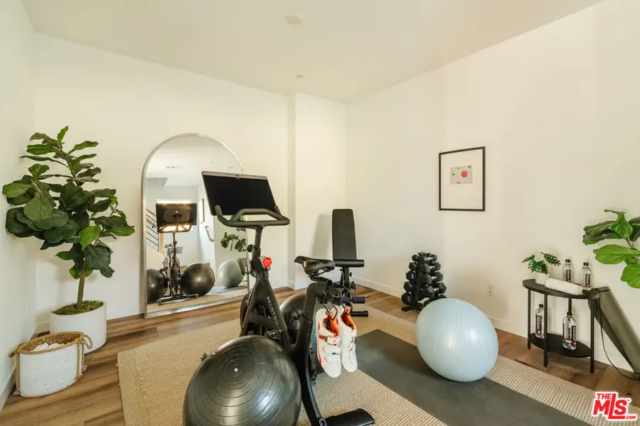 3863 N Riley Lane, Los Angeles, CA 90065 - #2