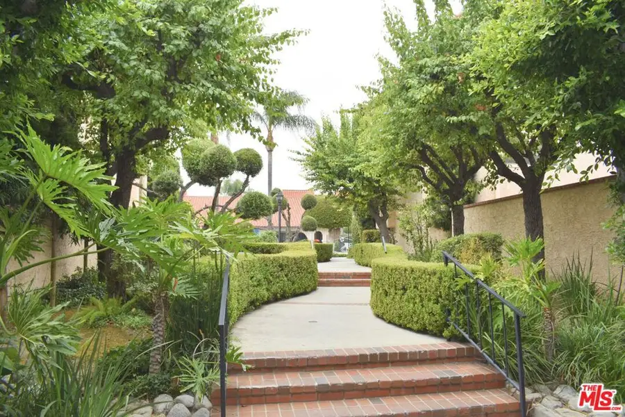 1711 Grismer Avenue #63, Burbank, CA 91504 - #3