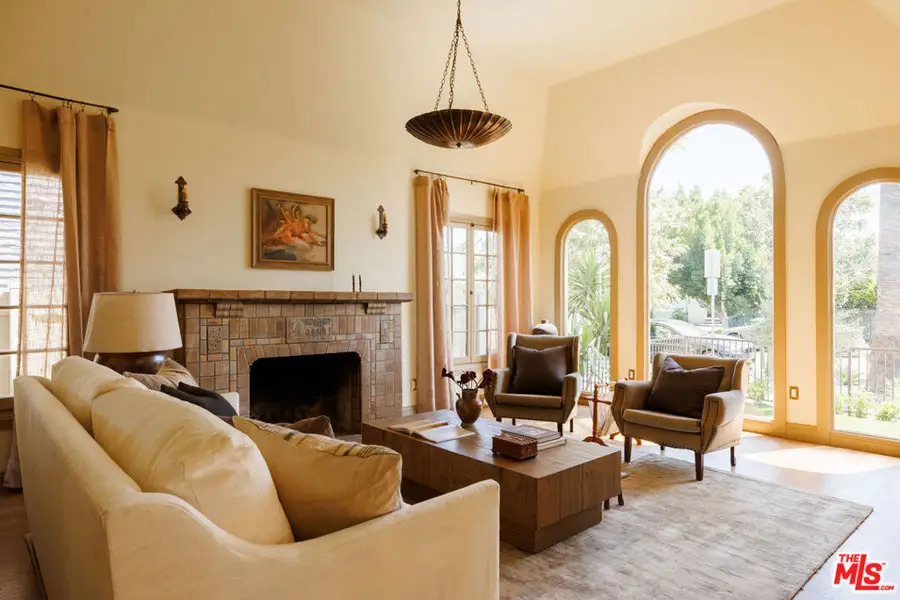 2807 Somerset Drive, Los Angeles, CA 90016 - #2