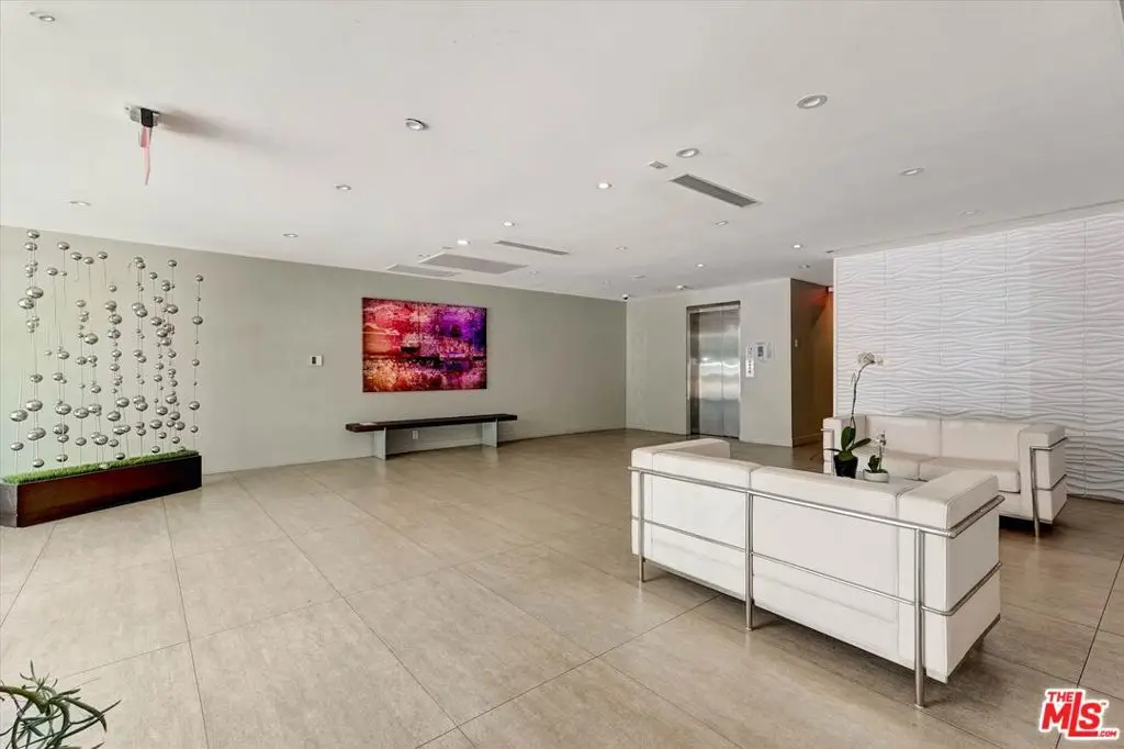11657 Chenault Street #202, Los Angeles, CA 90049 - #1