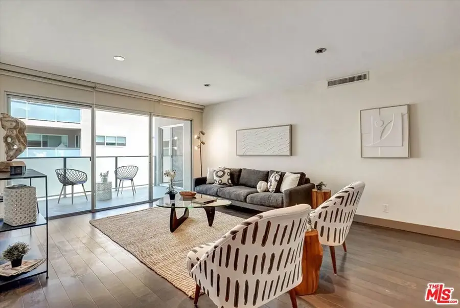 11657 Chenault Street #202, Los Angeles, CA 90049 - #2