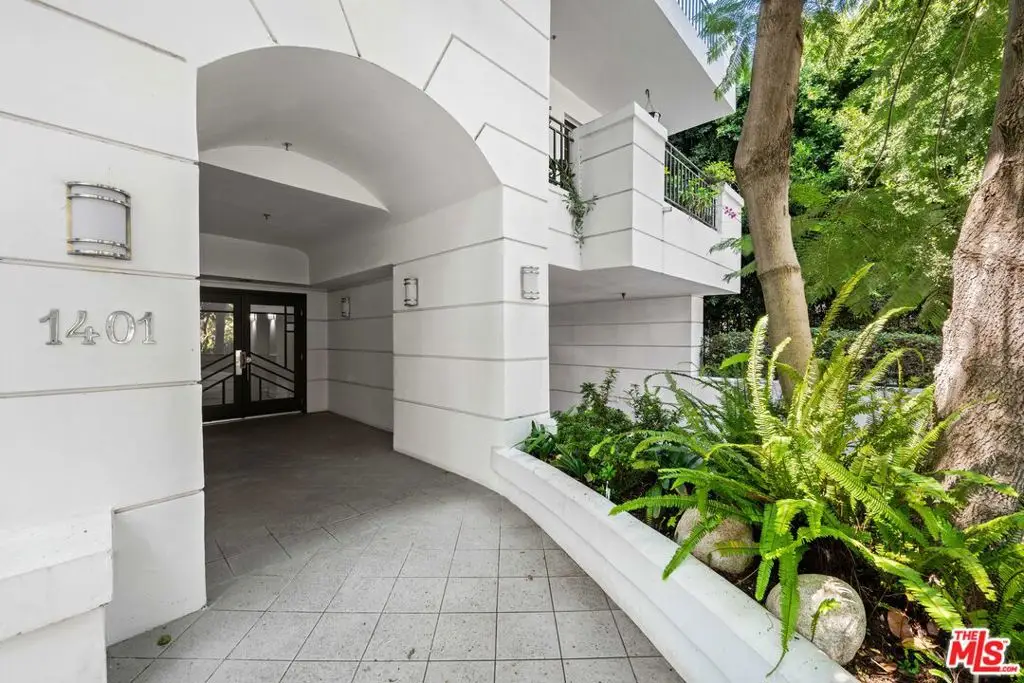 1401 S Bentley Avenue #202, Los Angeles, CA 90025 - #1