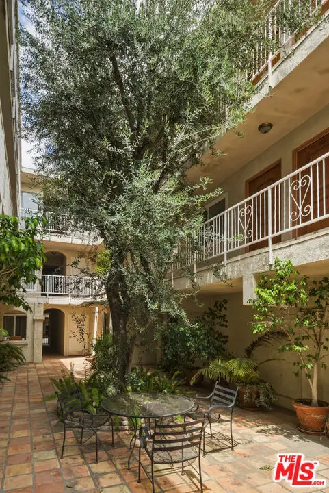 5301 Yarmouth Avenue #10, Encino, CA 91316 - #2