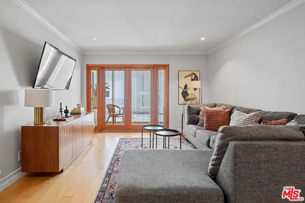 705 Westmount Drive #209, West Hollywood, CA 90069