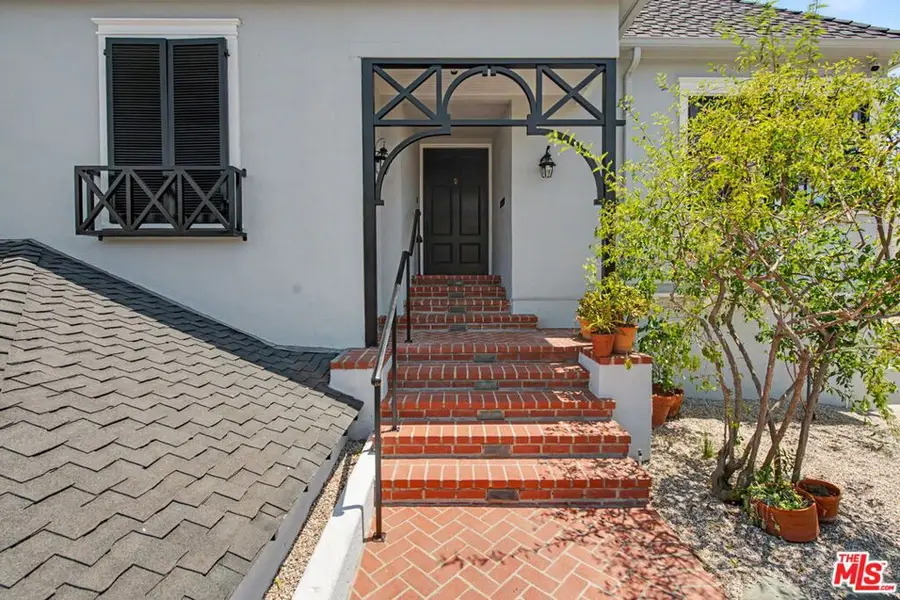 10798 Weyburn Avenue, Los Angeles, CA 90024 - #3
