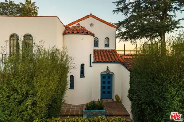 2041 Grace Avenue, Los Angeles, CA 90068