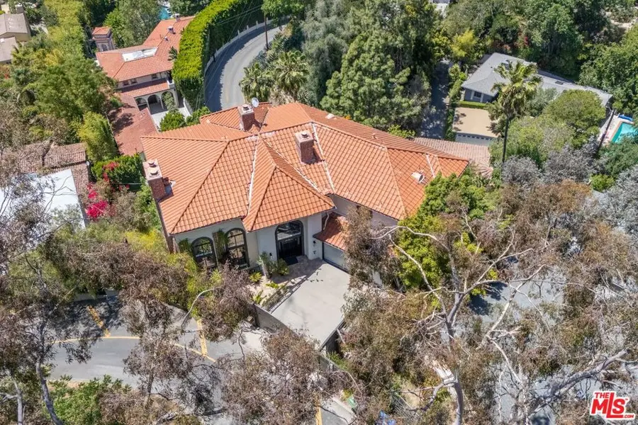 2651 La Cuesta Drive, Los Angeles, CA 90046 - #2