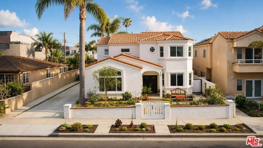 218 Indianapolis Avenue, Huntington Beach, CA 92648 - #1