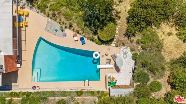 1531 N Tigertail Road, Los Angeles, CA 90049