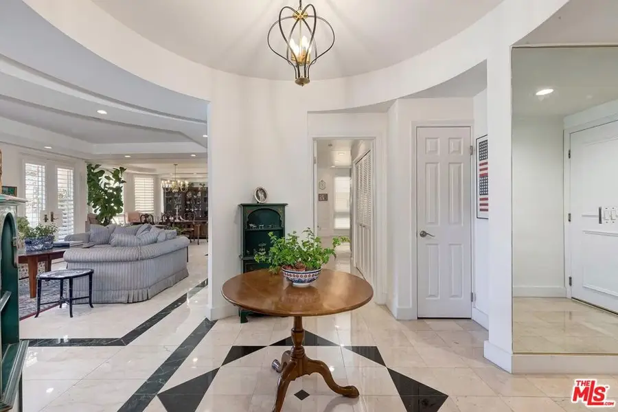 121 N Almont Drive #205, Beverly Hills, CA 90211 - #3