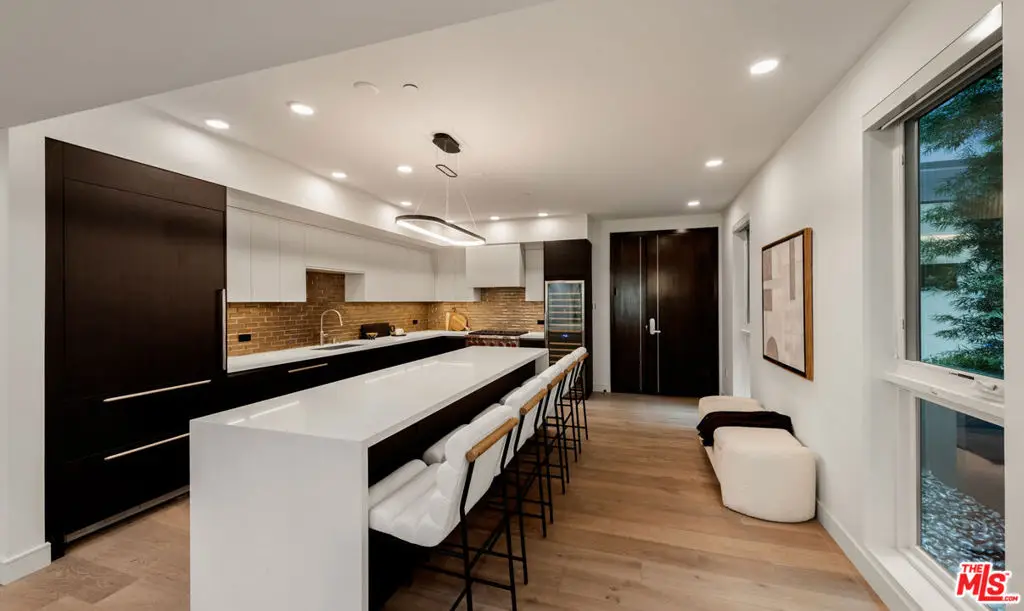 505 S Barrington Avenue #208, Los Angeles, CA 90049 - #1