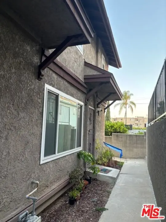 720 Waterloo Street #4, Los Angeles, CA 90026 - #3