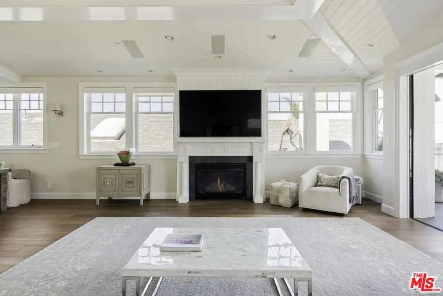 636 12th Street, Manhattan Beach, CA 90266 - #3