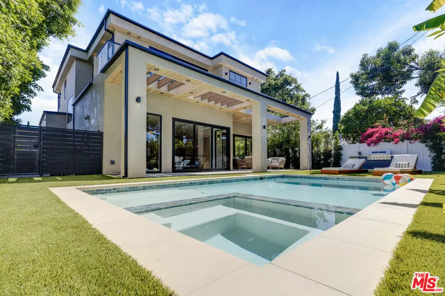 17811 Collins Street, Encino, CA 91316 - #2