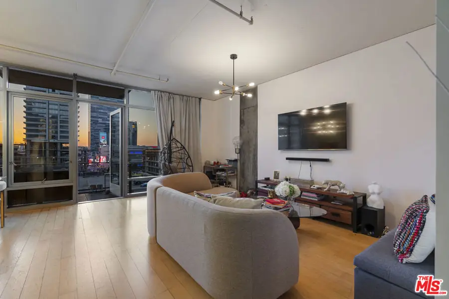 1100 S Hope Street #814, Los Angeles, CA 90015 - #2