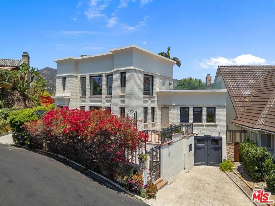 2700 Glendower Avenue, Los Angeles, CA 90027 - #1