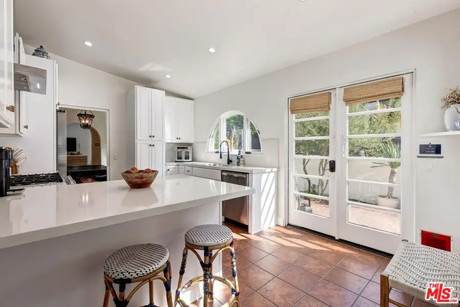 3447 Primera Avenue, Los Angeles, CA 90068 - #3