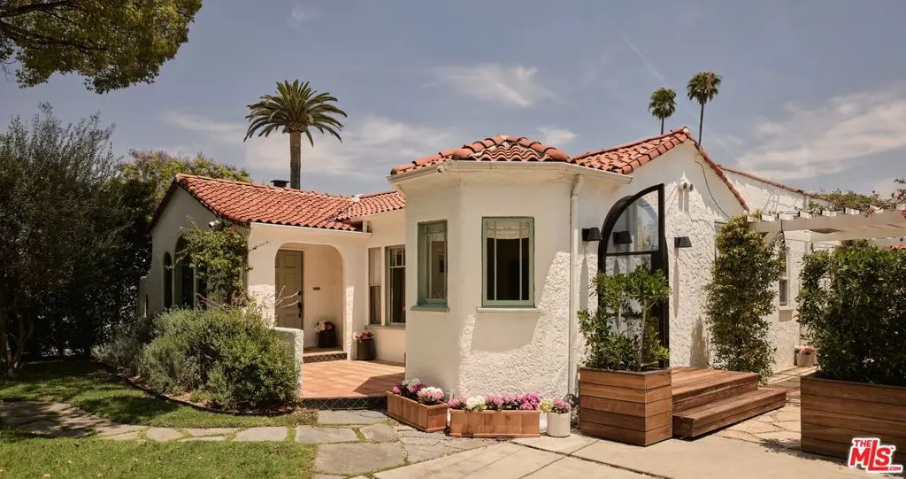 1090 Superba Avenue, Venice, CA 90291 - #1