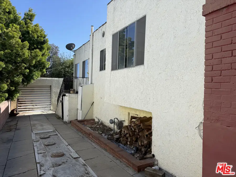 1561 W 7th Street, San Pedro, CA 90732 - #2