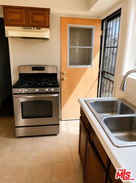 9014 S Fir Avenue, Los Angeles, CA 90002 - #2