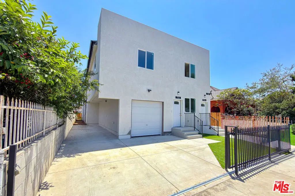 732 E 52nd Street, Los Angeles, CA 90011 - #1