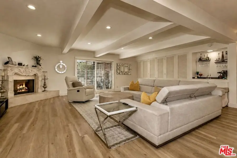 2385 Roscomare Road #D17, Los Angeles, CA 90077 - #2