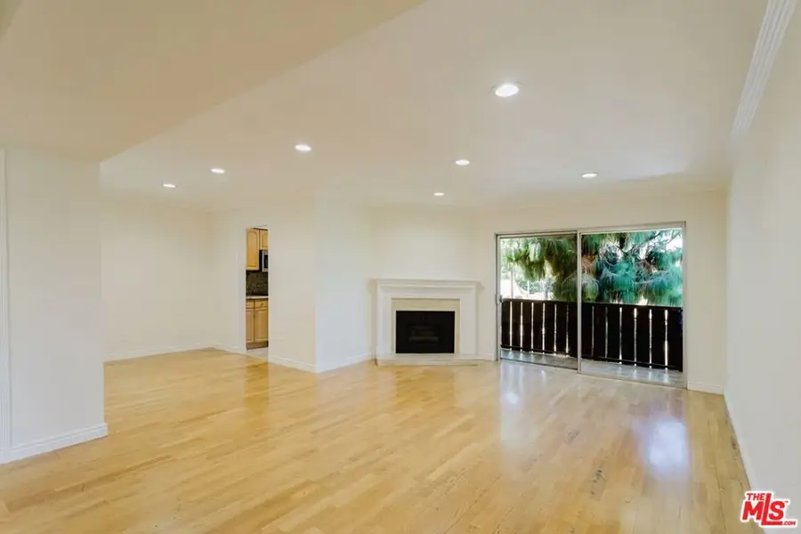14980 Victory Boulevard #201, Van Nuys, CA 91411 - #2