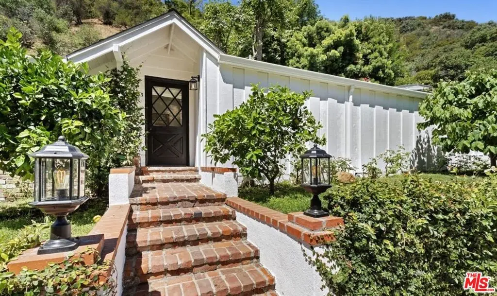 3933 Mandeville Canyon Road, Los Angeles, CA 90049 - #1