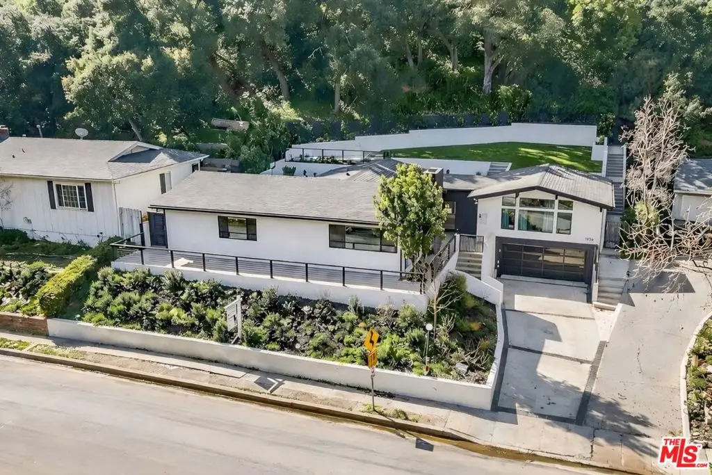 3873 Royal Woods Drive, Sherman Oaks, CA 91403 - #1
