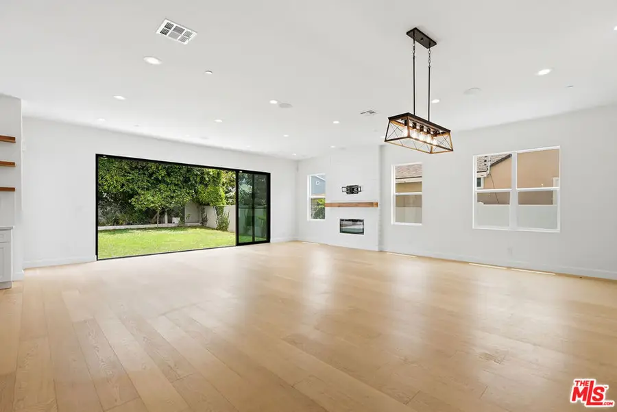 8308 Mcconnell Avenue, Los Angeles, CA 90045 - #3