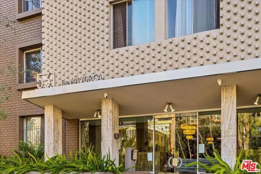 531 N Rossmore Avenue #204, Los Angeles, CA 90004 - #3