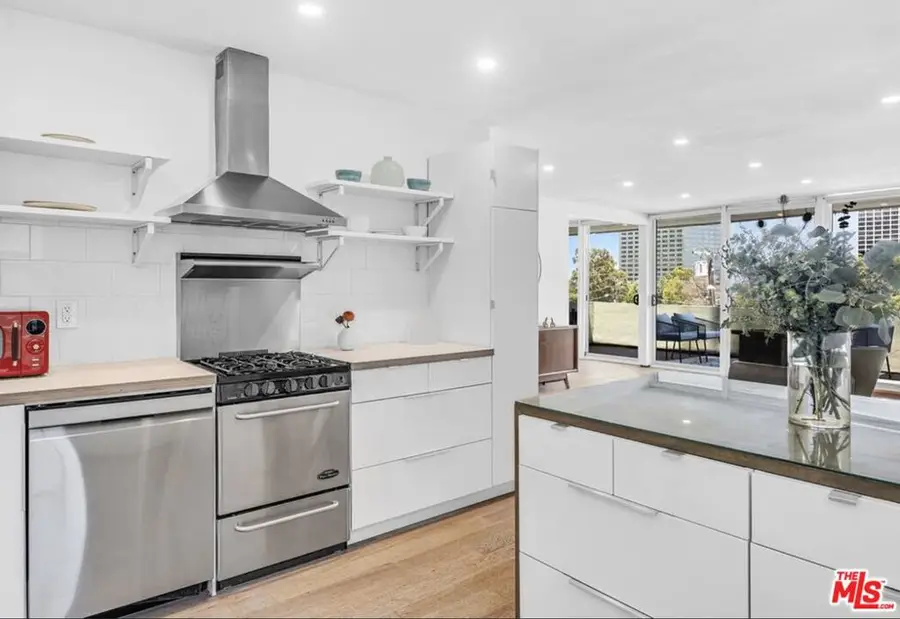 3625 Fredonia Drive #2, Los Angeles, CA 90068 - #3