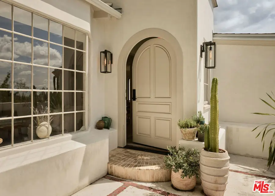 6481 San Marco Circle, Los Angeles, CA 90068 - #3
