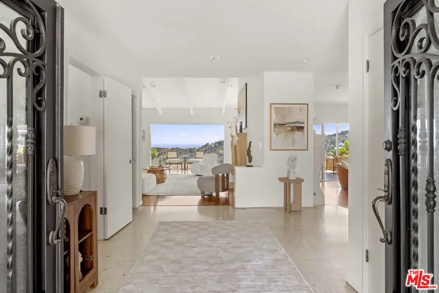 7132 Macapa Drive, Los Angeles, CA 90068 - #3